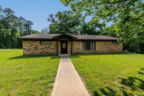 6358 Lakewood Drive,  Gilmer,  TX 75645