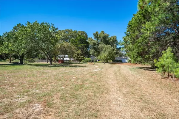 210 VZ County Road 4114, Canton, TX 75103