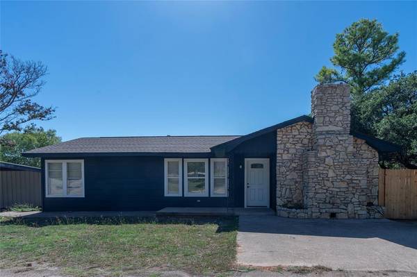 307 E Oakdale Street, Keene, TX 76059