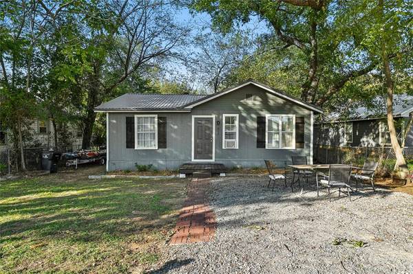 615 W Coffin Street,  Denison,  TX 75020