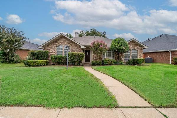 1413 Mapleview Drive,  Carrollton,  TX 75007