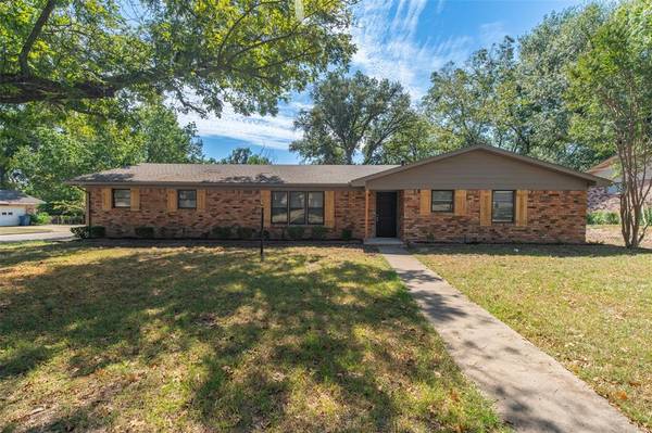 700 Pampa Street, Sulphur Springs, TX 75482