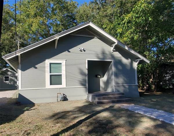 513 E 8th,  Bonham,  TX 75418