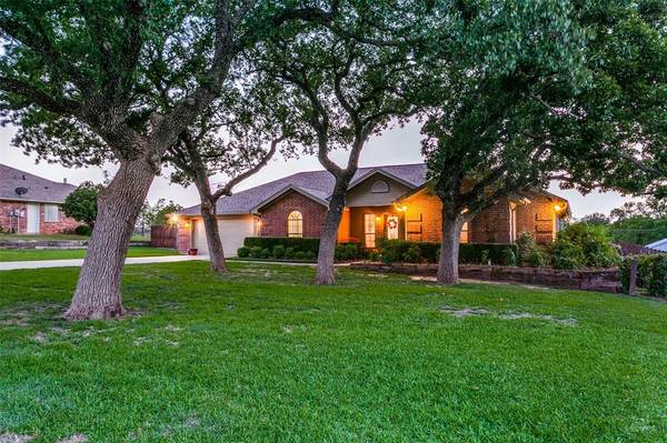 606 Grand Oaks Court, Alvord, TX 76225