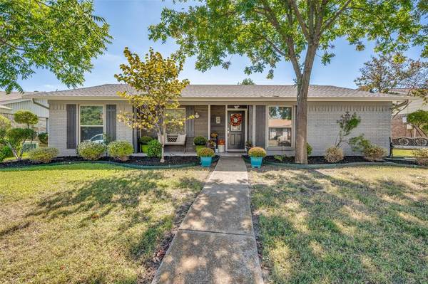 2010 Village Crest Drive,  Garland,  TX 75044