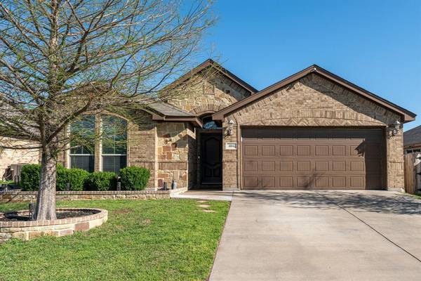 404 Brookhollow Lane, Saginaw, TX 76131