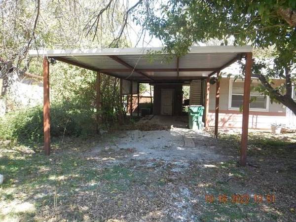 Clifton, TX 76634,103 N Avenue P