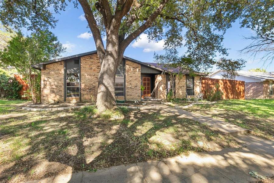 1909 Chamberlain Drive, Carrollton, TX 75007