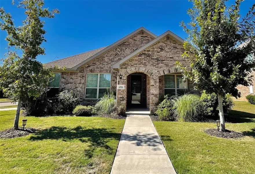 6906 Costa Del Sol Court, Arlington, TX 76001