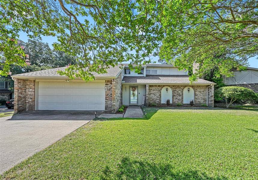 843 Middle Run Court, Duncanville, TX 75137