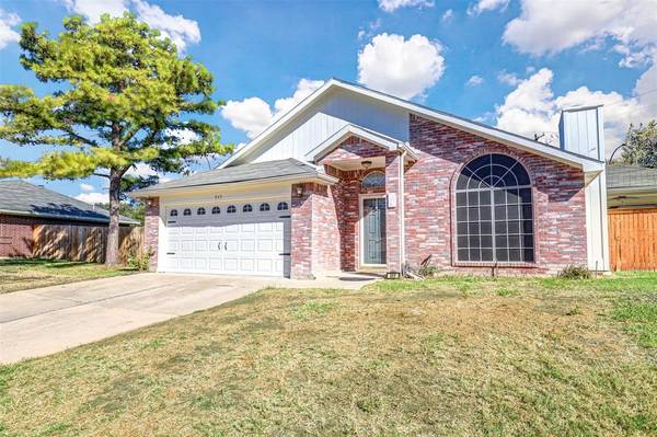 849 Packard Drive,  Arlington,  TX 76001