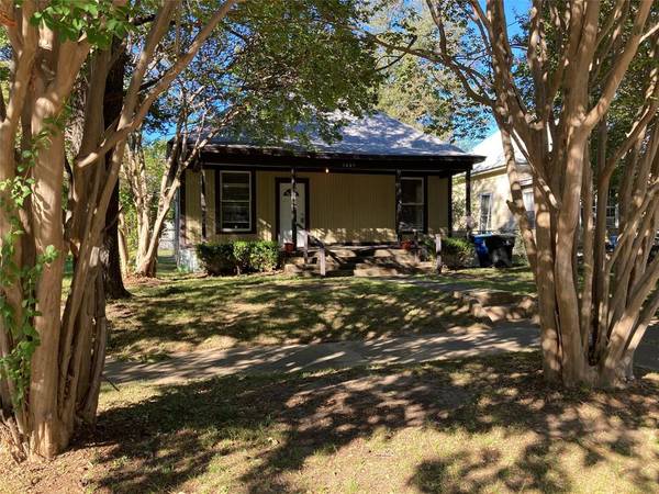 1005 W Chestnut Street, Denison, TX 75020