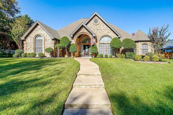 4204 Green Meadow Street E, Colleyville, TX 76034