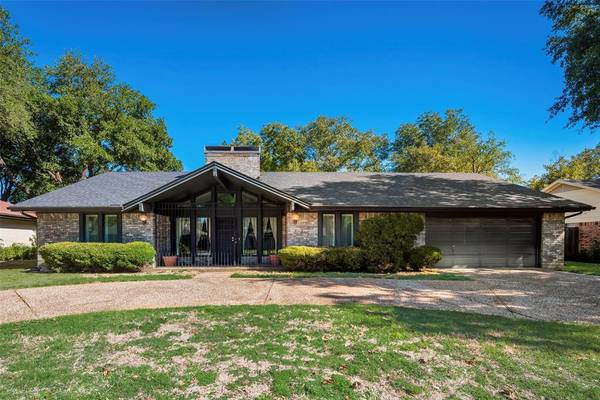 8924 Van Deman Drive, Benbrook, TX 76116