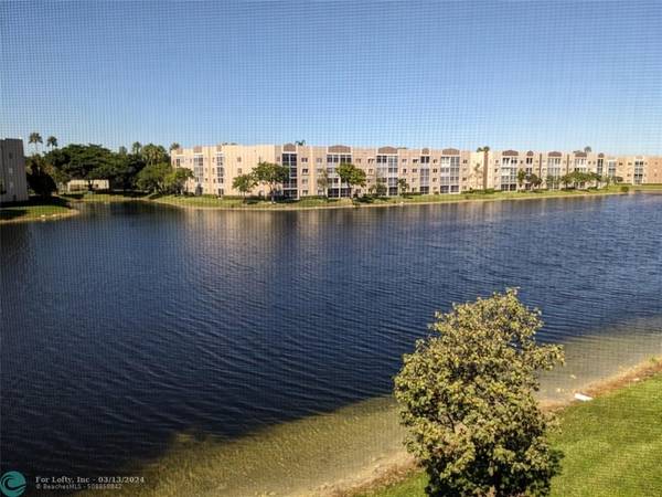 7561 Granville Dr  #7561, Tamarac, FL 33321