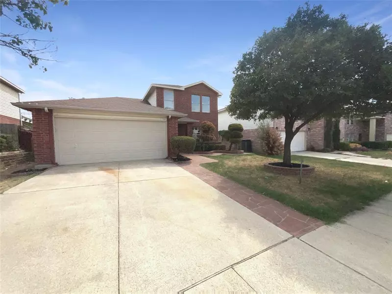 5301 Royal Birkdale Drive, Fort Worth, TX 76135