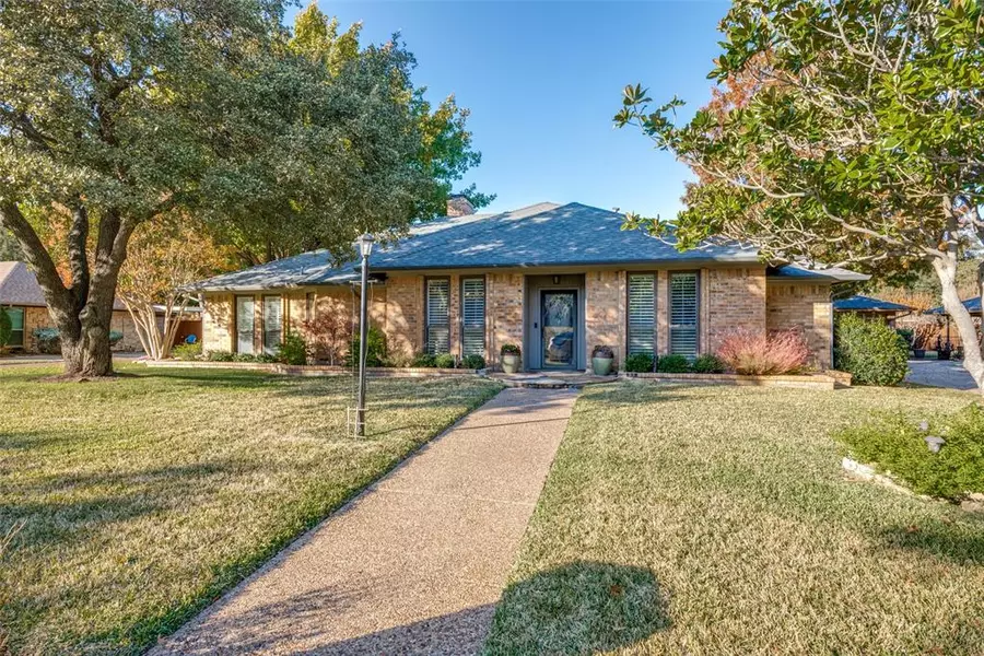 1218 Chelsea Street, Grapevine, TX 76051