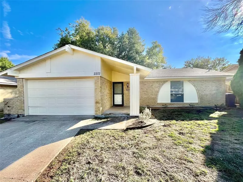 2202 Meadow Glen Drive, Garland, TX 75044