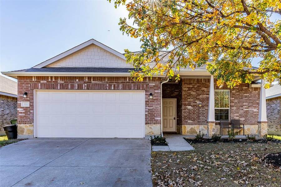 814 Underhill Drive, Arlington, TX 76002