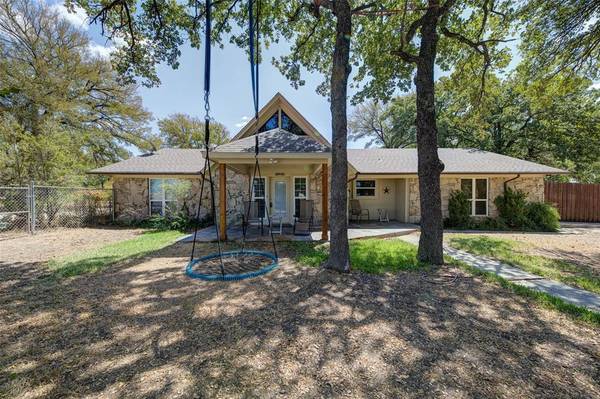 221 Private Road 3204, Bridgeport, TX 76426