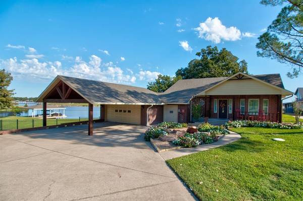 112 Cheyenne Drive, Lake Kiowa, TX 76240