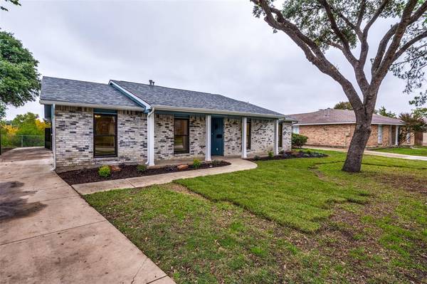 1831 Woodbury, Carrollton, TX 75007