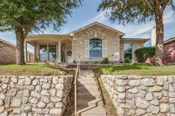 2945 Midbury Drive,  Lancaster,  TX 75134