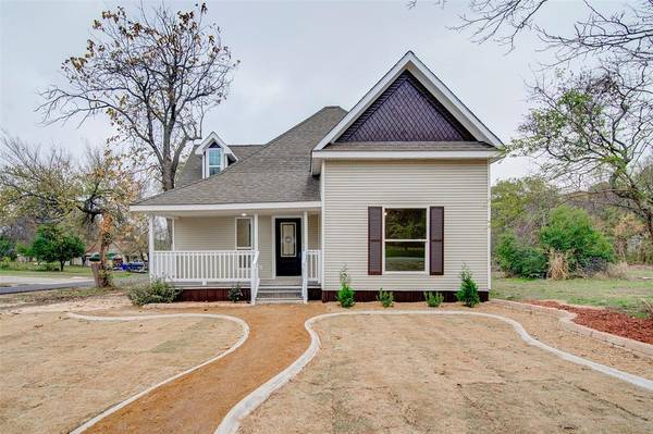 308 N Blanton, Whitewright, TX 75491