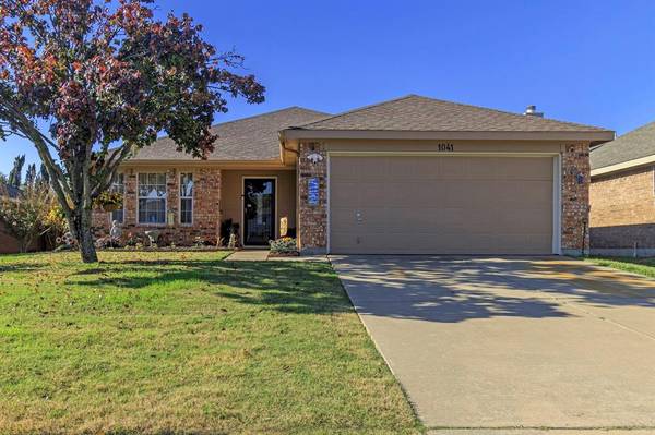 1041 Ridge Top Drive, Burleson, TX 76028