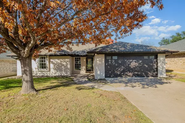 3936 Singleleaf Lane, Fort Worth, TX 76133