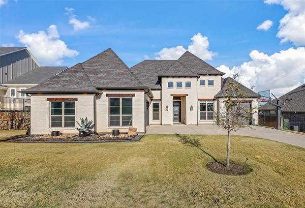 304 Carrington Drive, Argyle, TX 76226