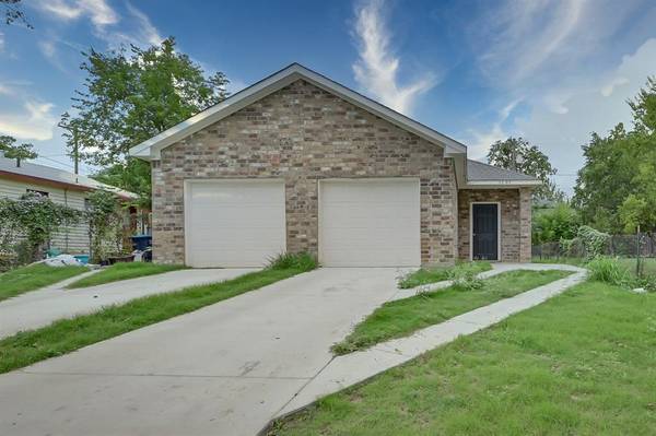 1705 E Powell Avenue, Fort Worth, TX 76104