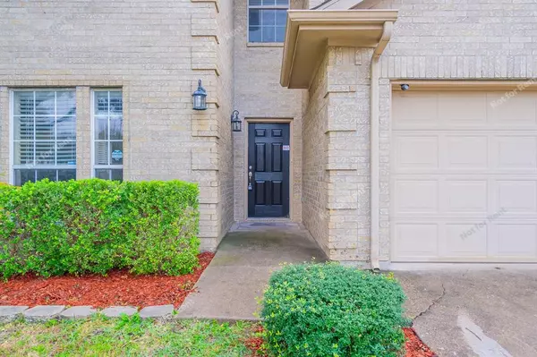 Dallas, TX 75249,8312 Paxson Trail