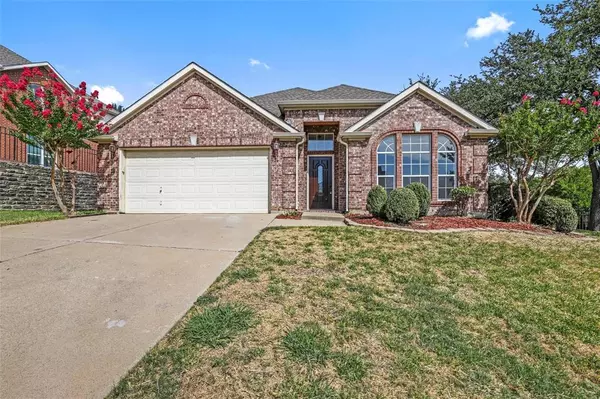 5799 Walnut Creek Drive, Fort Worth, TX 76137