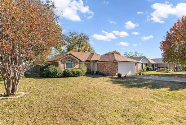 1101 Shady Grove Drive, Granbury, TX 76049