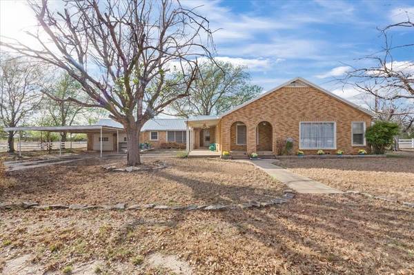 1105 CR 611, Hamilton, TX 76531