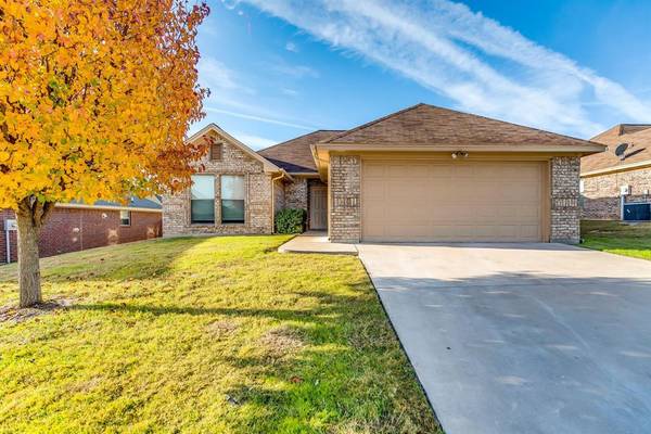 1246 Newcastle Drive, Weatherford, TX 76086