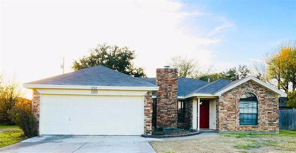 1203 Charles Drive, Alvarado, TX 76009