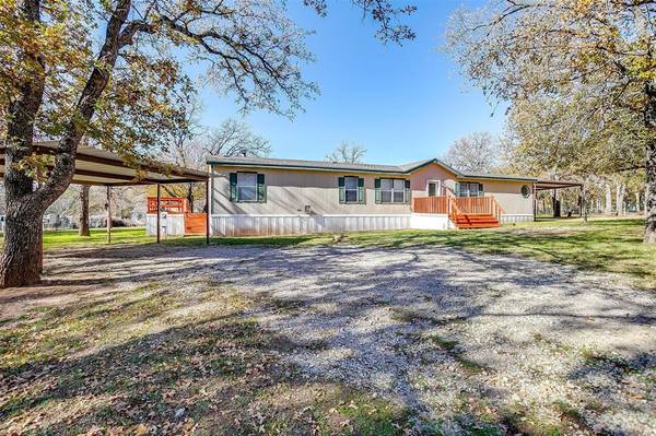 383 Clemmer Court,  Boyd,  TX 76023