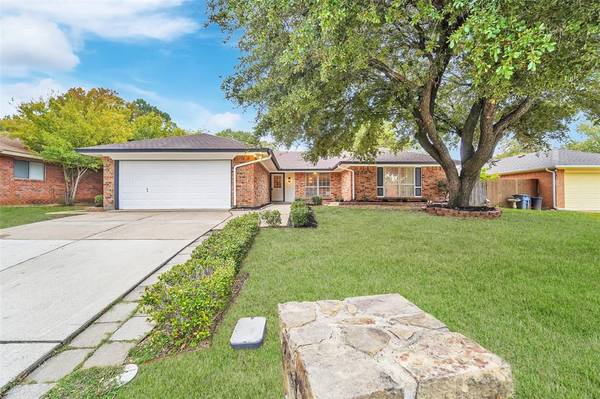 1206 Brookfield Lane, Mansfield, TX 76063