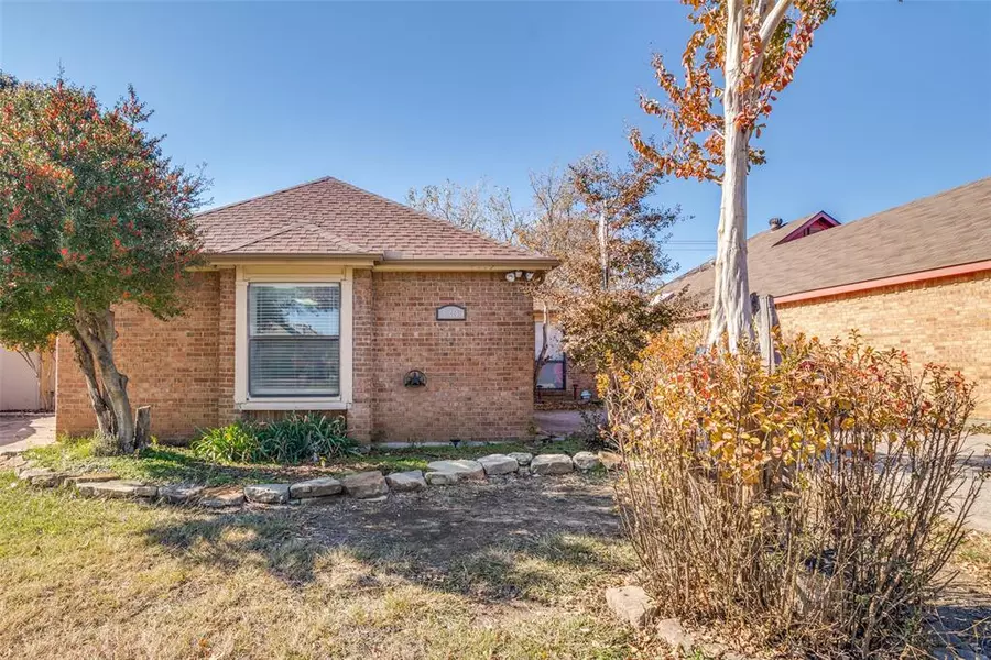 2305 Smoky Hill Road, Carrollton, TX 75006