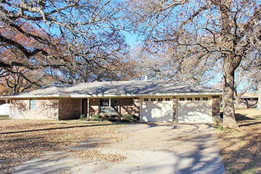 3008 S Garland Street, Decatur, TX 76234