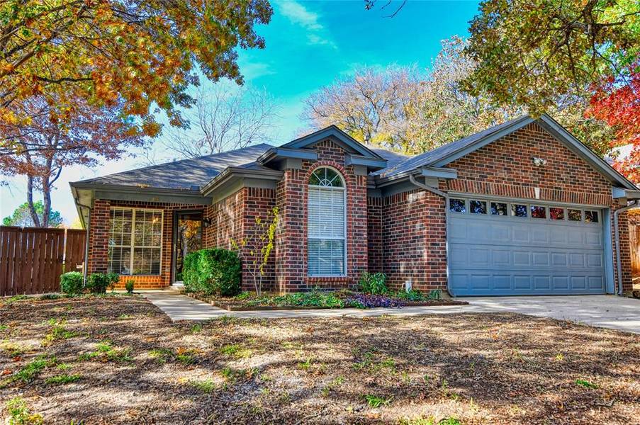 725 Winding Oak Bend, Lake Dallas, TX 75065