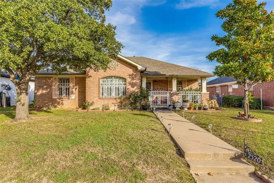 2520 Ron Baker Drive, Dallas, TX 75227