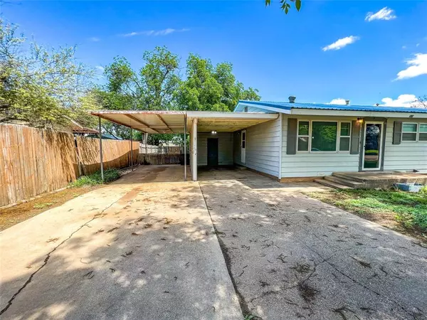 Munday, TX 76371,1261 W Eden Street