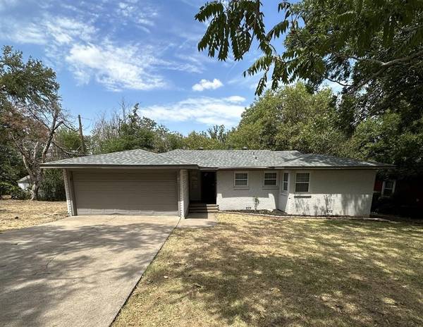 1744 Hillside Drive, River Oaks, TX 76114