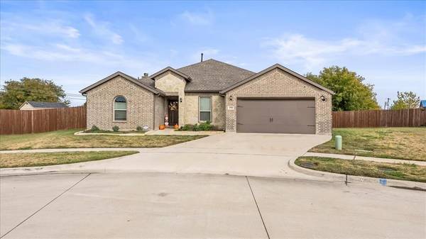 3950 Candler Park Drive,  Grand Prairie,  TX 75052