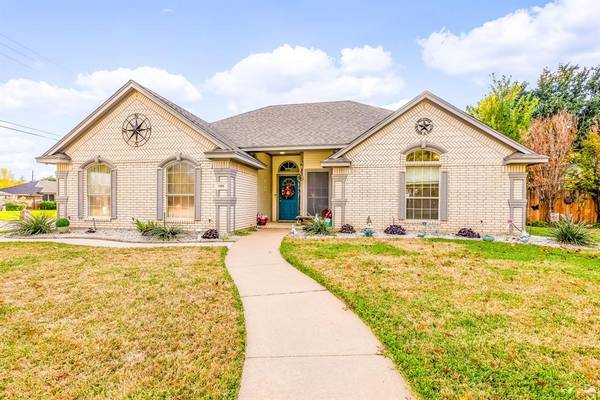 1101 Highcrest Drive, Burleson, TX 76028