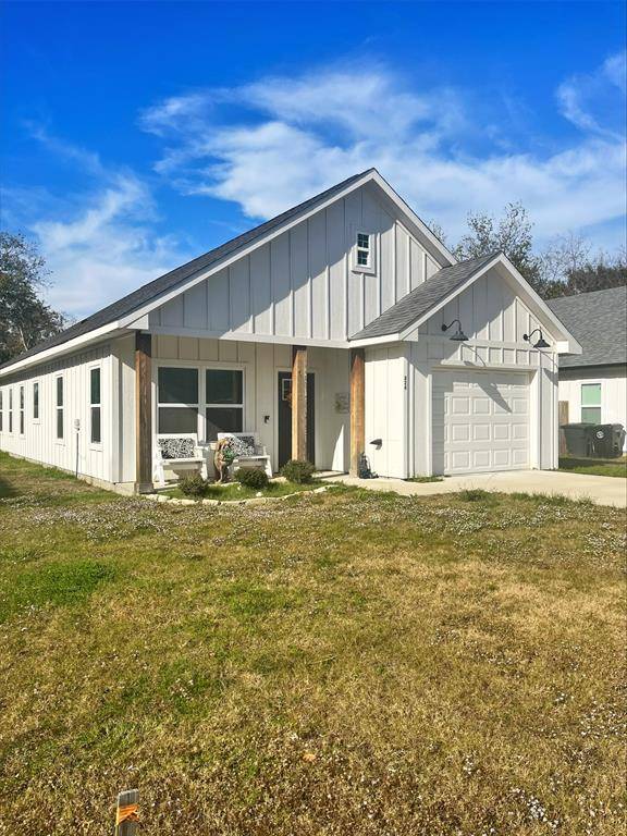 828 Gibbard, Wills Point, TX 75169