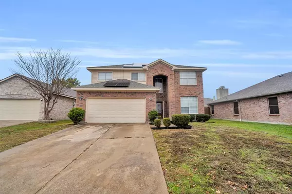 2756 Scarborough Drive, Grand Prairie, TX 75052